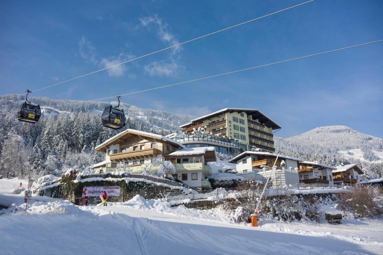 Hotel Waldfriede - Der Logenplatz Im Zillertal Fügen Exterior foto